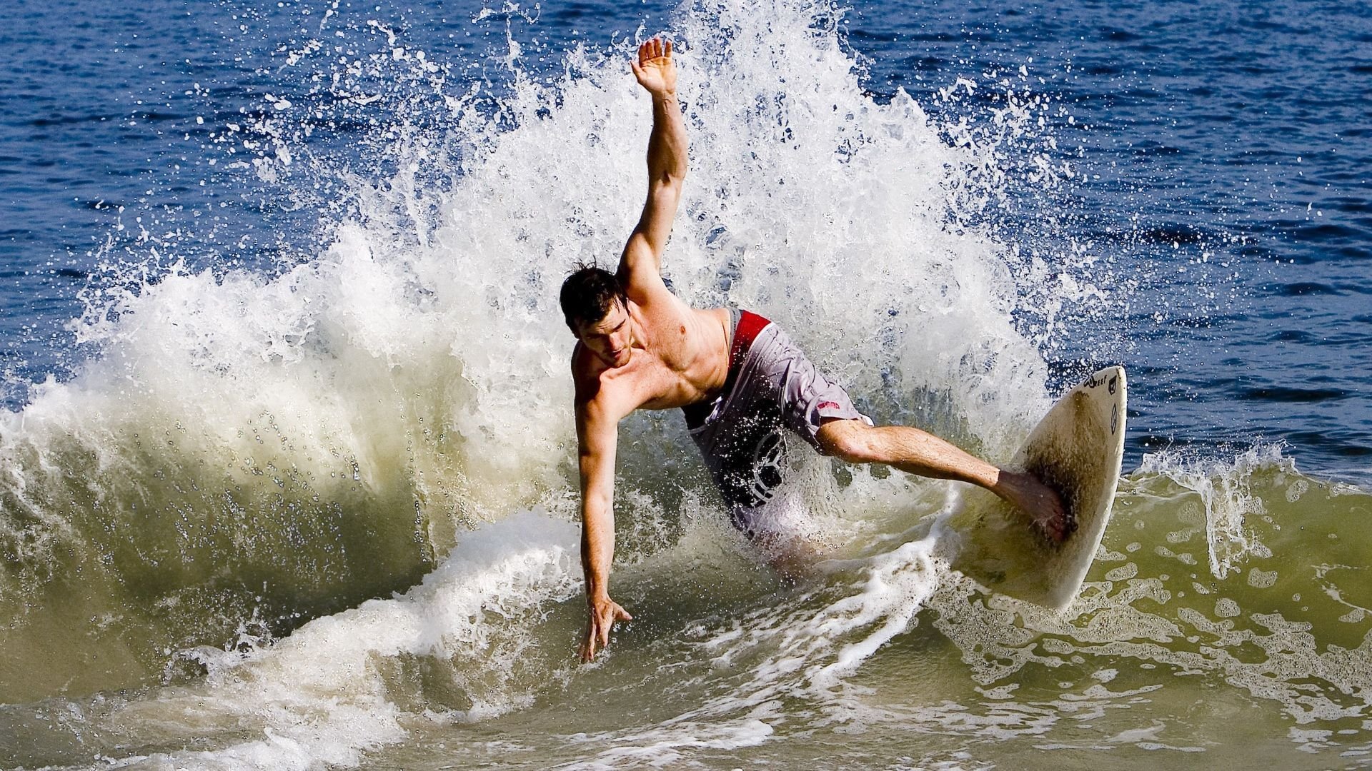 全国青少年铁人赛青岛站环节顺利完成，铁人杯全国竞走