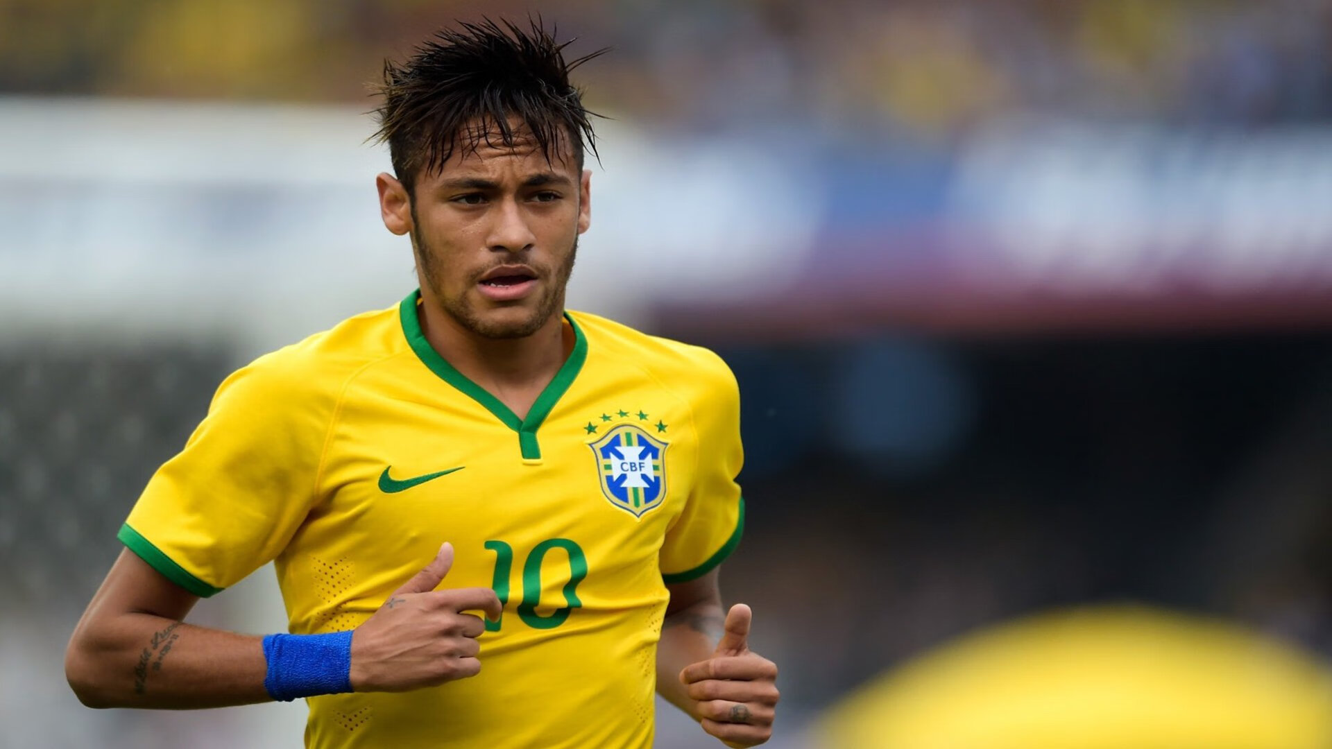 内容创作者激励政策推动原创体育作品增长，内容创作体验道具