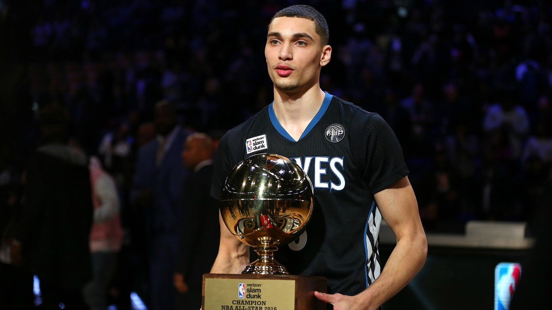 新疆行记：地方发展轨迹中的人文风景